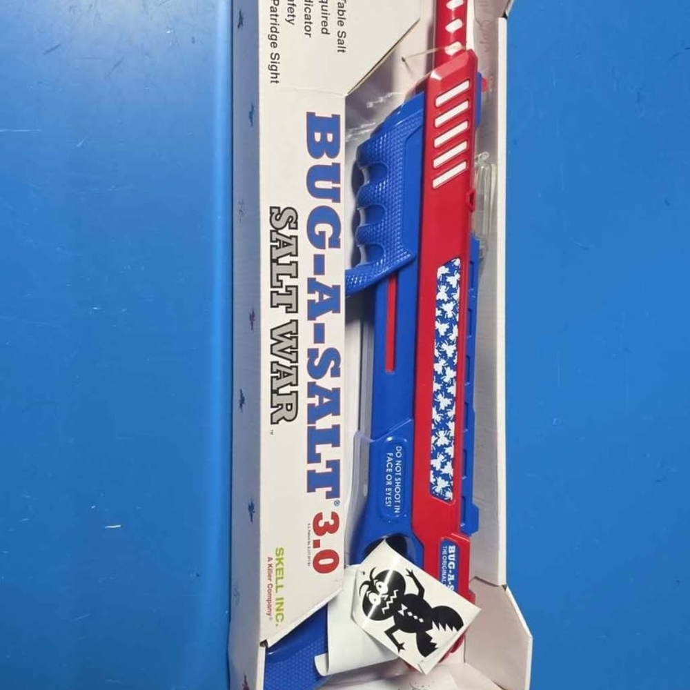 Bug-A-Salt 3.0 Freedom Edition Salt War Bug Gun - Red and Blue
